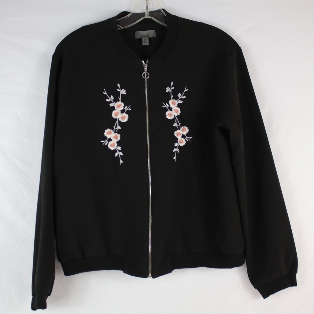 One by Forever 21 Black Floral Full Zip Jacket Womens Size M